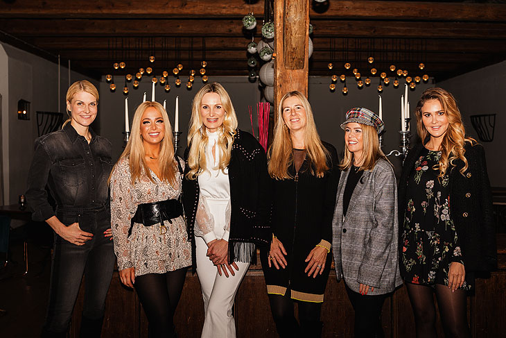 Natascha Grün, Carrieforshoes (Influencerin), Julia Pohl, Martina Schotter, Carolin Henseler, Julia Haupt beim Weltfrauentag „Networking-Event“ im Restaurant FASANERIE in München am 8. März 2023 (©Foto: Paula Schlessinger)